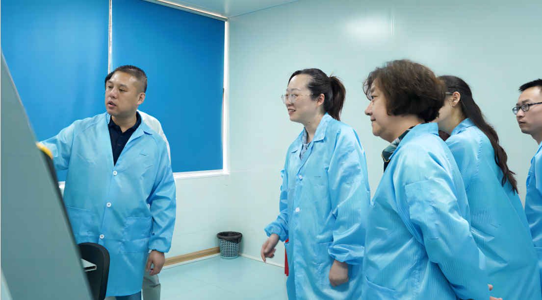 湖北省市場監(jiān)督管理局、湖北省計量測試技術(shù)研究院領(lǐng)導(dǎo)一行到訪創(chuàng)芯檢測實驗室交流合作